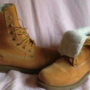 NWOT ladies Timberland Boots